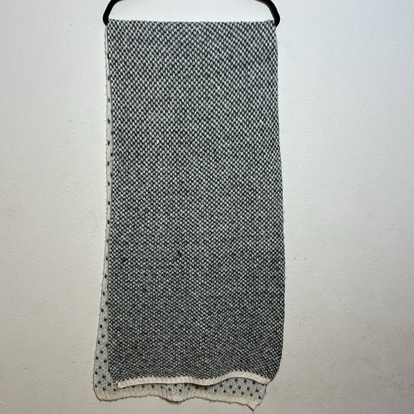 Aerie Wool Blend Reversible Long Winter Scarf Wrap - Picture 5 of 13